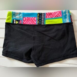 IVIVVA by LULULEMON girls size 12 
shorts